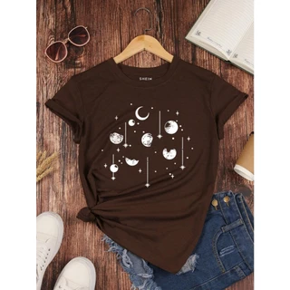 Camiseta Oversized Feminina Confortável Personalizada Camisa Manga Curta Blusa Plus Size T Shirt Aesthetic Minimalista Estampa Desenho Céu Lua Estrelinhas Universo Astrologia