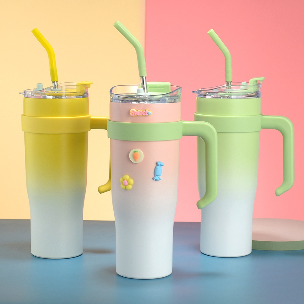 Copo Térmico Garrafa Com Tampa e Canudo 1.2Litro 1200ML ideal para Hidratação