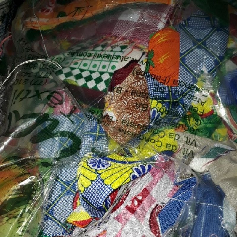 doação...compre 2 quilos e receba 5 quilos de retalhinhos para fuxicos/ bordado/ artesanato /tapetes de biquinho , bordados,pachok