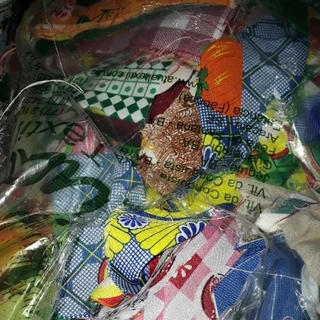 doação...compre 2 quilos e receba 5 quilos de retalhinhos para fuxicos/ bordado/ artesanato /tapetes de biquinho , bordados,pachok