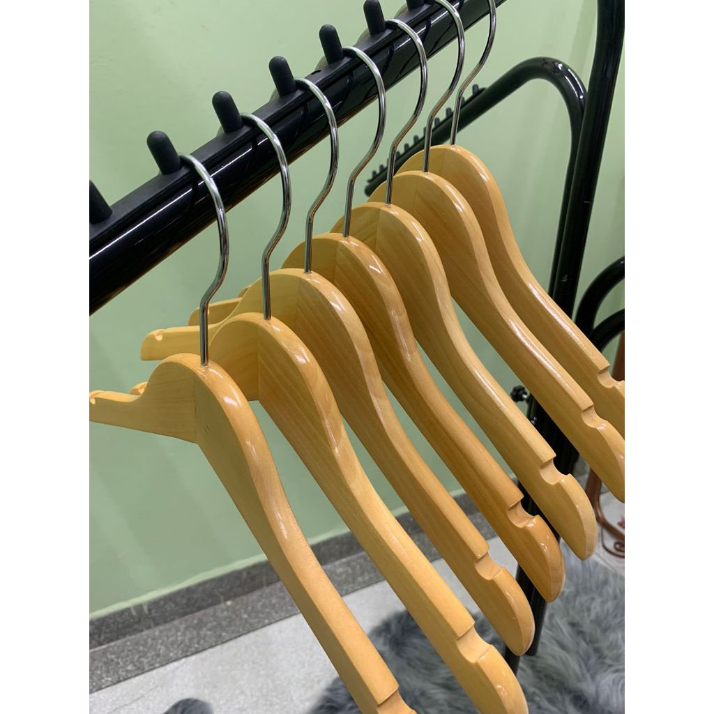 10 Cabide Simples Adulto de Madeira Expositor para Roupas e Loja ...