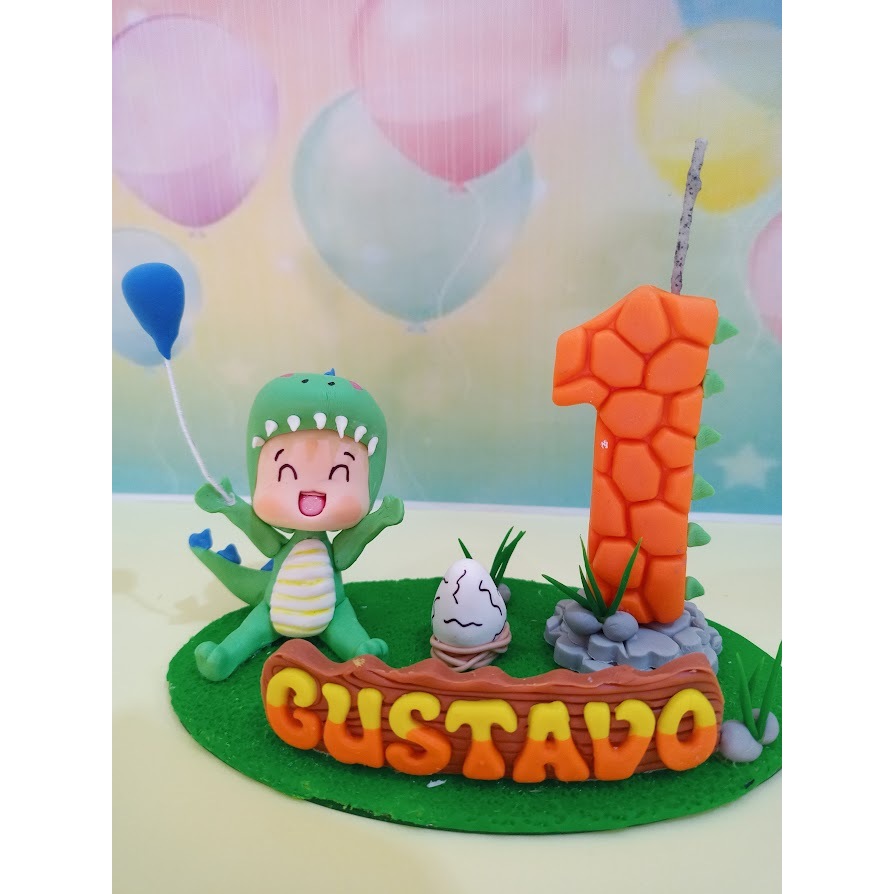 Vela de aniversário em biscuit Dinossauro Baby primeiro nome