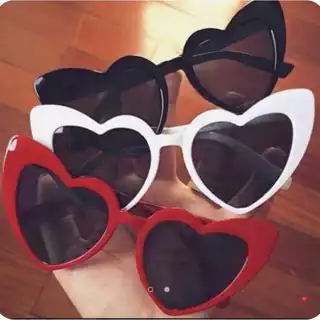 Óculos de Sol Adulto/Óculos para festas/Óculos Formato Coração/Óculos para Praia/Óculos Unissex Feminimo/Masculino /Blogueirinha