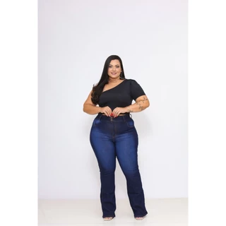 calça jeans feminina plus size flare cintura alta com lycra boca de cino