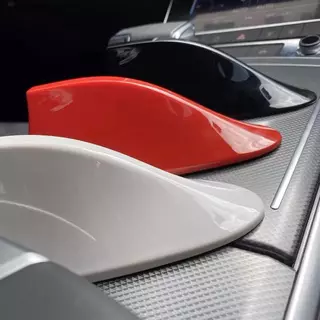 AD606 - Capa Antena Automotiva Rádio De Barbatana De Tubarão Do Carro Sem Cabo de Sinal FM Para Todos Carros de Teto Curvado
