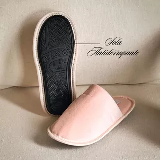 Pantufa Chinelo em Plush Navalhado de Quarto Feminino