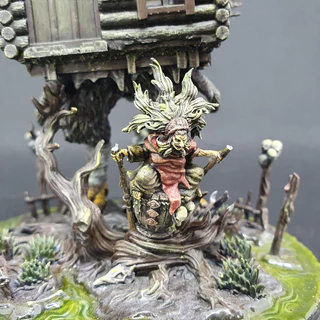 Estátua Folclórica Baba Yaga – Encanto Eslavo para Colecionadores de Fantasia
