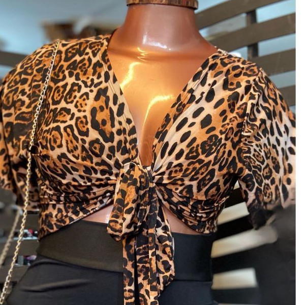 Cropped Oncinha Manga Princesa De Amarrar Na Frente Plus Size