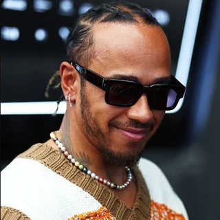 Colar Choker de Pérola Modelo Lewis Hamilton Multicolorido Masculino Feminino Unissex/ Perolas 8mm
