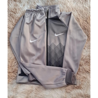 BERMUDA NIKE BIG SWOOSH (cinza) - Comprar em TA TRAJADO