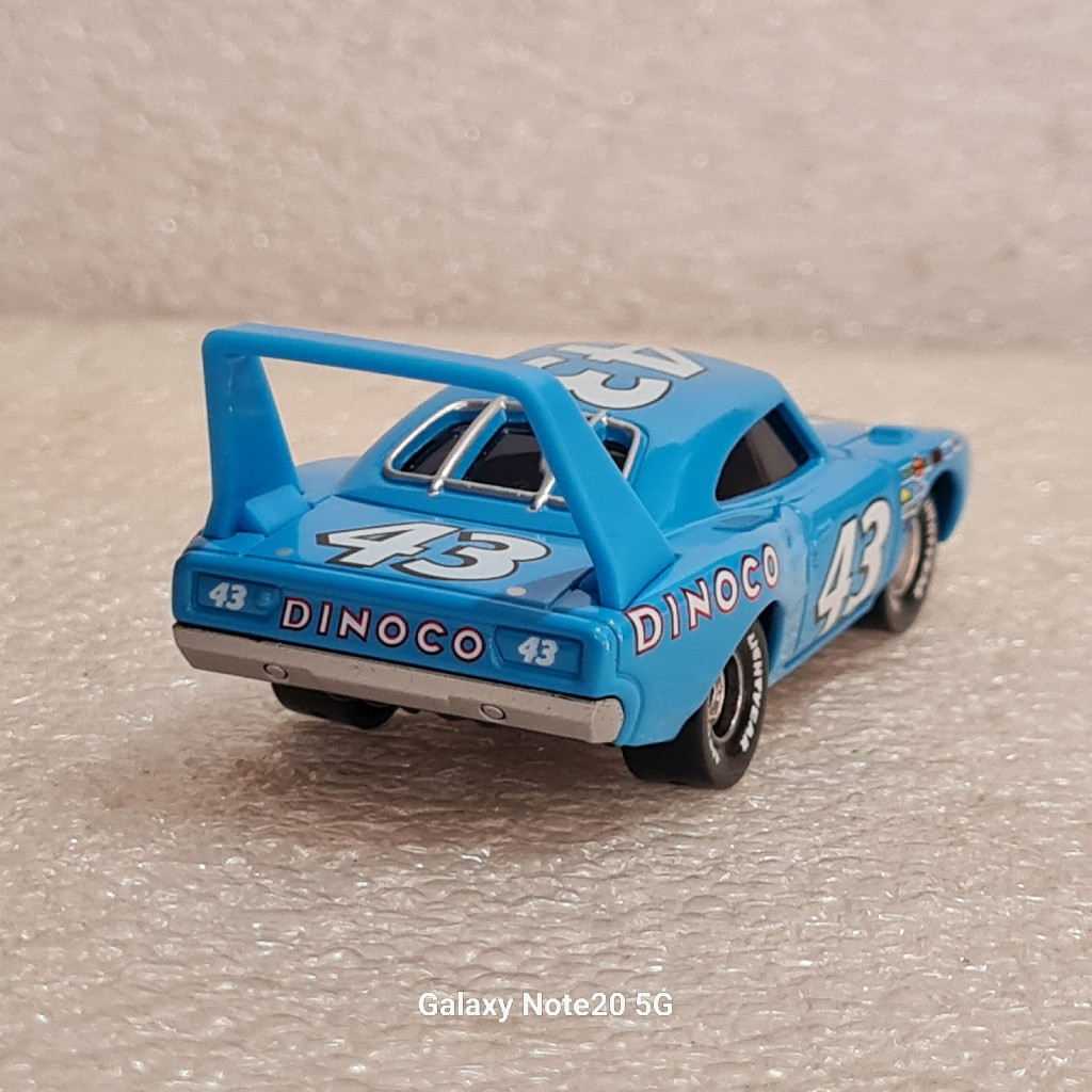 1970 PLYMOUTH SUPERBIRD 43 THE KING DINOCO DISNEY CARS SEM MARCA 1