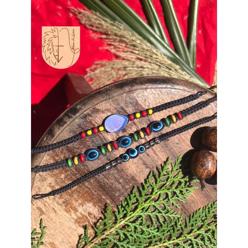 Pulseiras/Tornozeleiras de macrame. artesanato hippie. pedra da lua, olho grego, micangas naturais. pulseiras praiana
