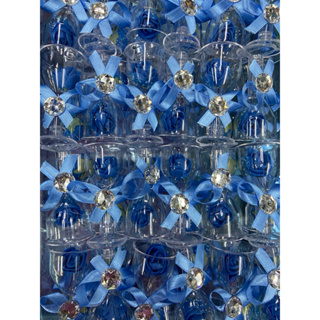 lembrancinha de taça com flor azul 50 peças em Oferta na Shopee