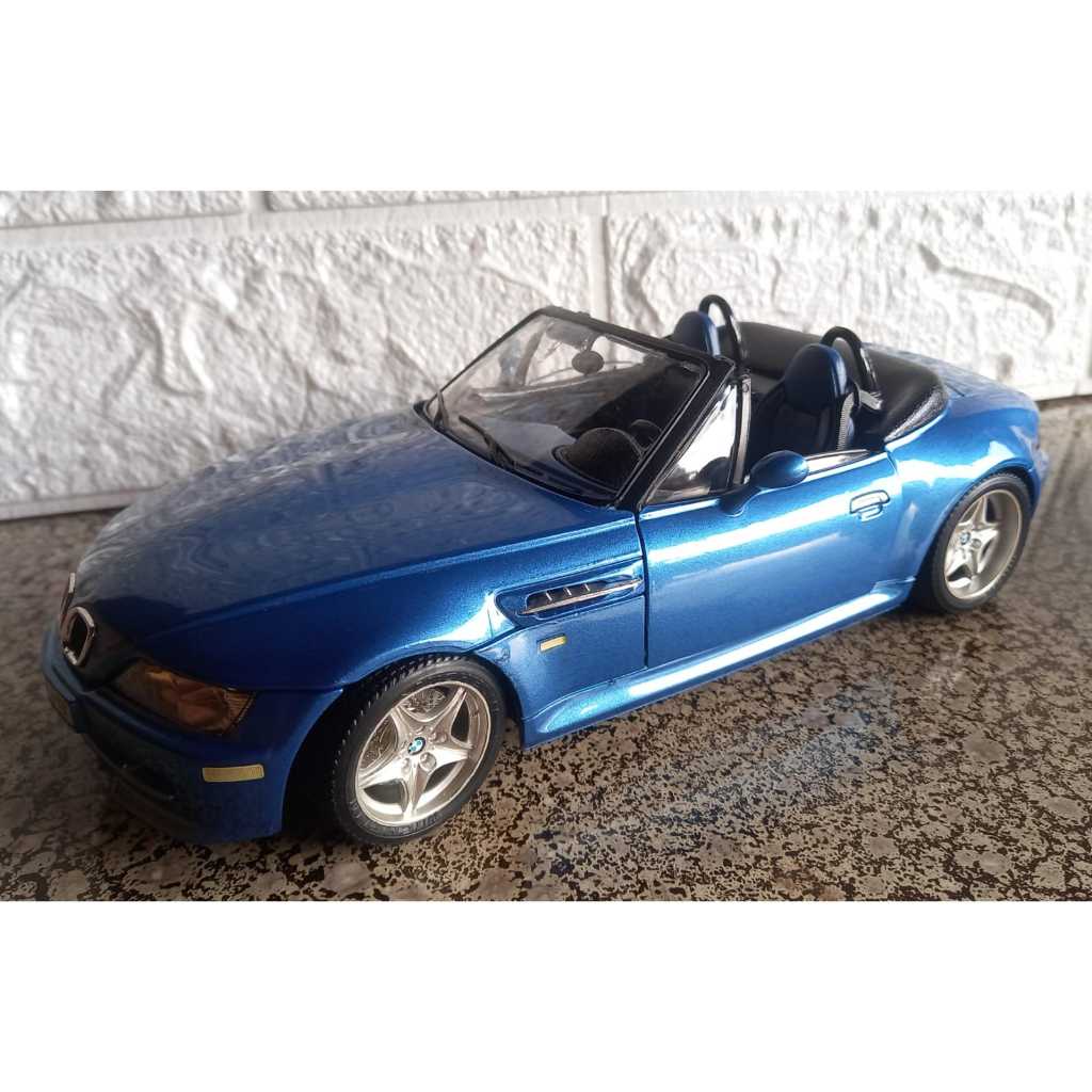 Miniatura BMW M ROADSTER 1996 - Escala 1:18 - BURAGO | Shopee Brasil
