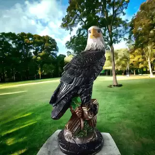 Gavião Aguia Estatua de Gesso Decoração Sorte Sabedoria Enfeite jardim Sala Escritorio