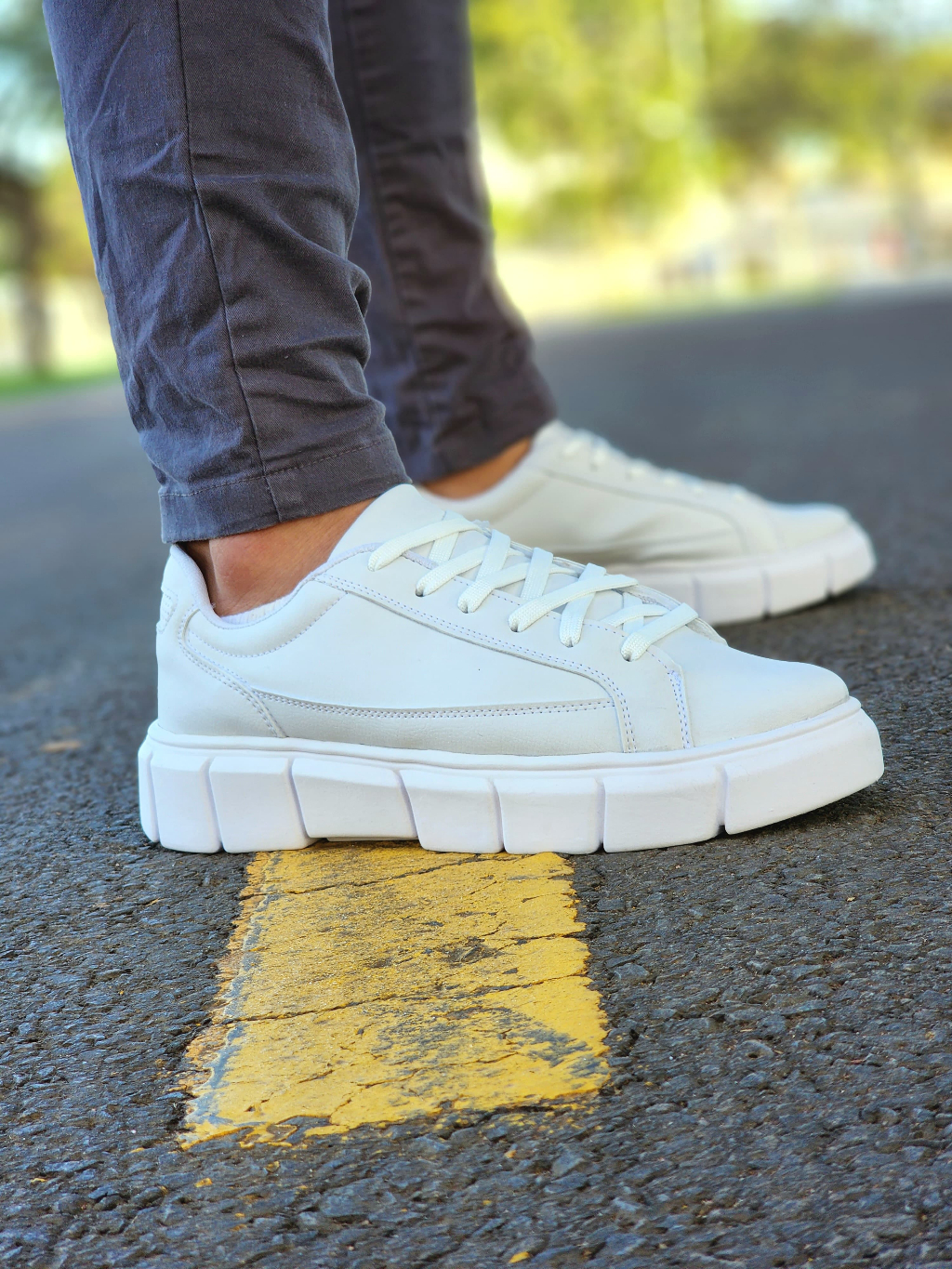 Tênis Casual Masculino Branco Sola Alta Estiloso Conforto Sneakers