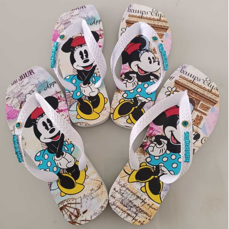 Kit Mãe e Filha Chinelo Personagens Slim Várias Estampas Envio Imediato Confortável