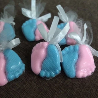 kit 15 pares de lembrancinha sabonete artesanal pezinho
