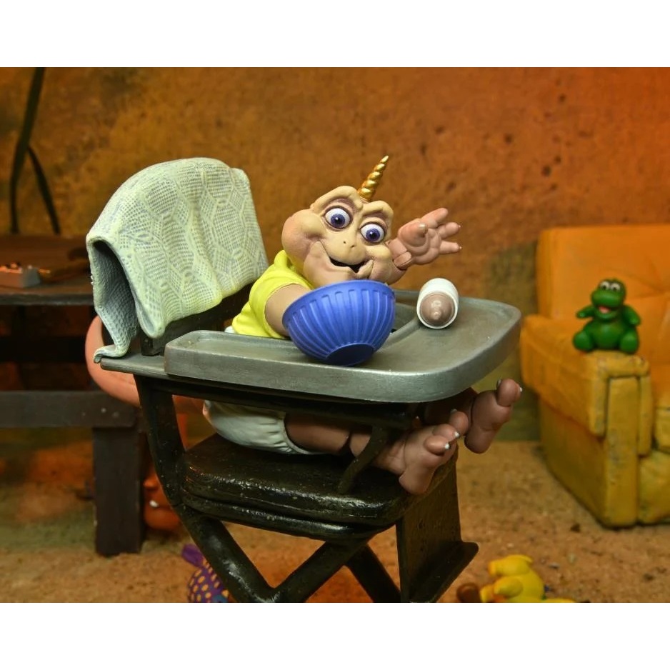 BABY Sinclair - Família Dinossauros NECA (16cm) - Dinosaurs