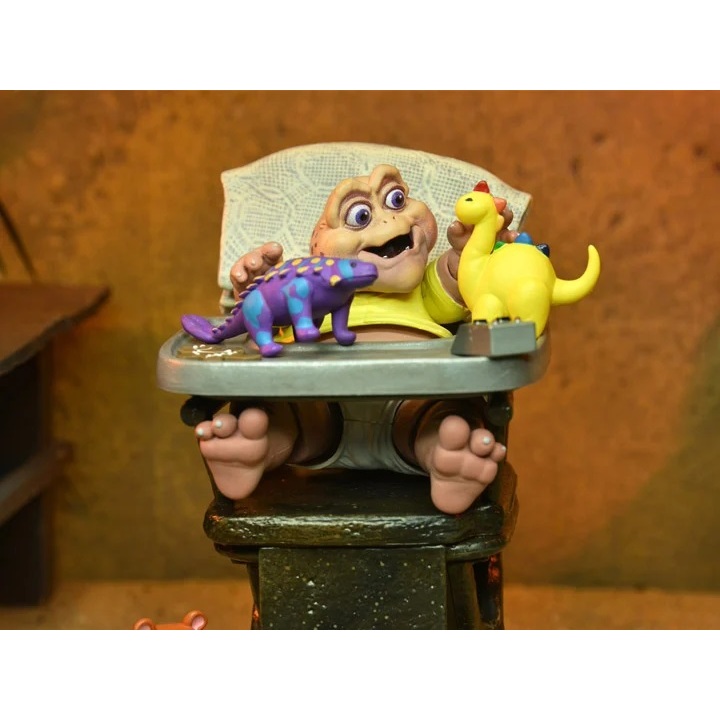 BABY Sinclair - Família Dinossauros NECA (16cm) - Dinosaurs