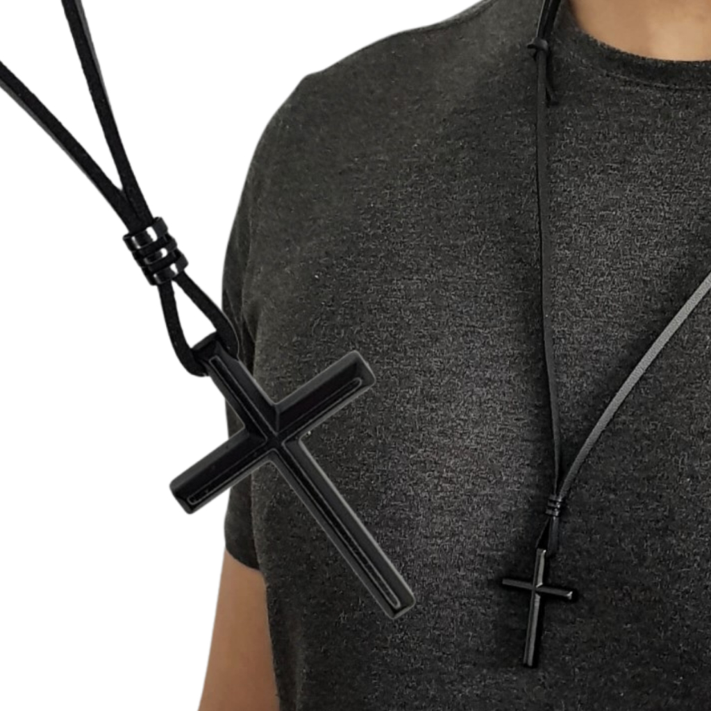 Colar Masculino De Couro Linha Aço Cruz Cruxifiço Religioso