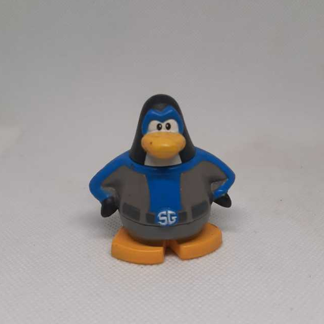 Boneco Club Penguin Disney Pinguin Original Super Heroi
