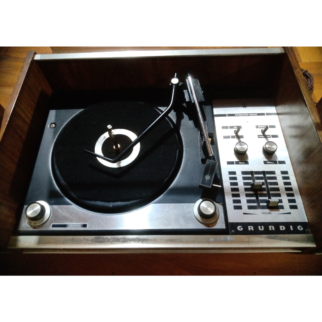 VITROLA TOCA DISCO GRUNDIG | Shopee Brasil