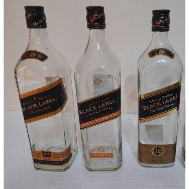 Garrafas vazias Black Label modelos antigos para colecionadores
