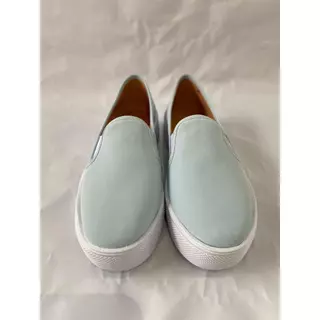 Tênis Feminino Slip on Casual Confortável Com Detalhe Lateral Super Delicado Otiimo Para Dia a Diaa