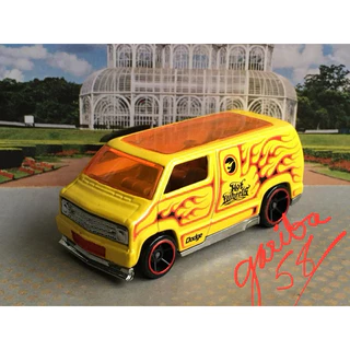 HOT WHEELS CUSTOM ‘77 DODGE VAN 2008 NEW MODELS YE GARIBA58