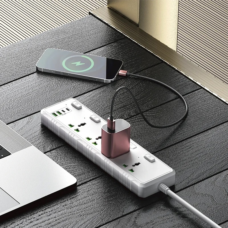 Extensão Elétrica 1,8m Com 4 Tomadas e 2 Entradas USB 2 Entradas USB-C Botão Liga e Desliga - Filtro Linha Régua 110V 220V Bivolt