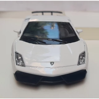 Miniatura Lamborghini Gallardo Superllegera LP 570-4 Branco 1:36 Rmz Metal e Fricção.
