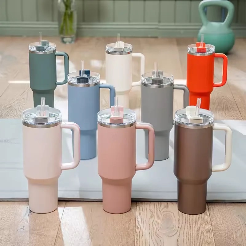 Copo termico com canudo 1,2 Litros - Garrafa térmica com canudo STANLEY