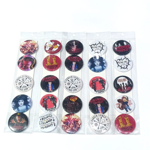 Cartela De Buttons Stranger Things Com 5 Unidades Sortidas Universo ...