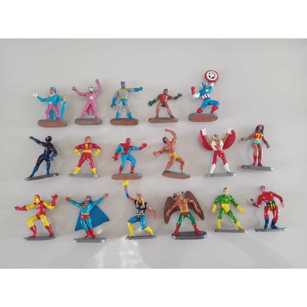 Miniaturas de bonecos de super-heróis, vilões e outros da Gulliver ...