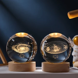 Mini Luminária Led Globo De Vidro Planetário 3d Com Cabo Usb Com Base de Madeira
