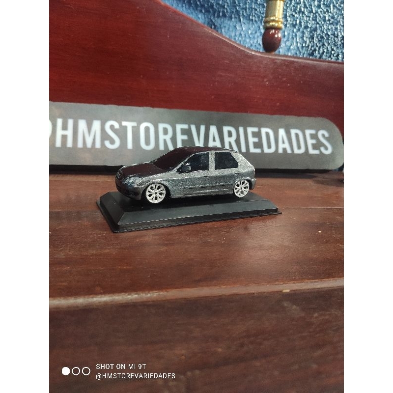 MINIATURA CELTA CINZA 4 PORTAS 2015 ( LEIA A DESCRIÇÃO )