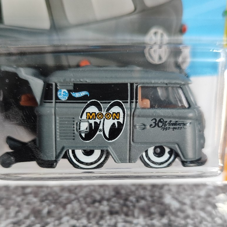 Hot Wheels Zamac Kool Kombi - Modellino Surf's Up Scala 1:64