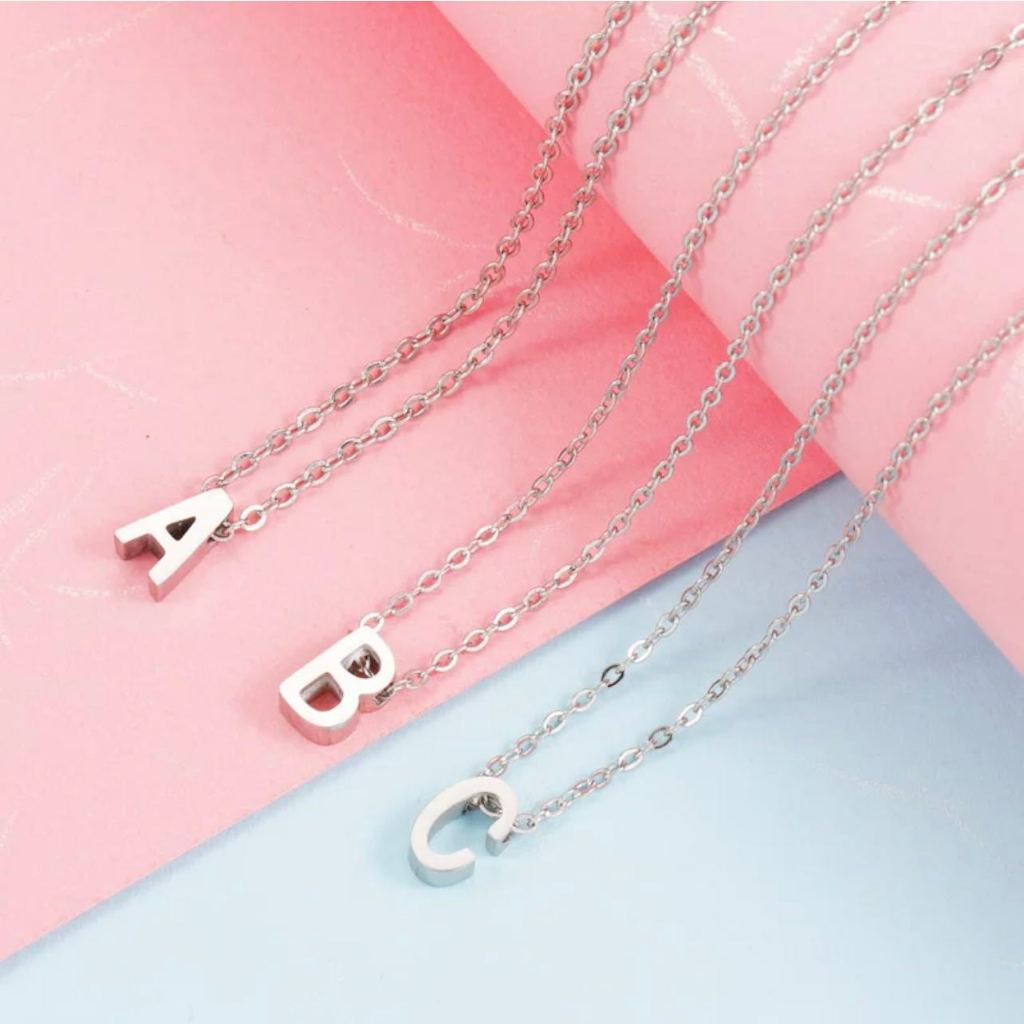 Colar De Letra Inicial nome Prata Aço Inoxidavel 316L Chocker Corrente Cartier A-W Feminino 45Cm Não Escurece Corrente de Letras /Corrente Unisex/Corrente Criança/Corrente Feminino/Corrente Colar/Moeda antiga