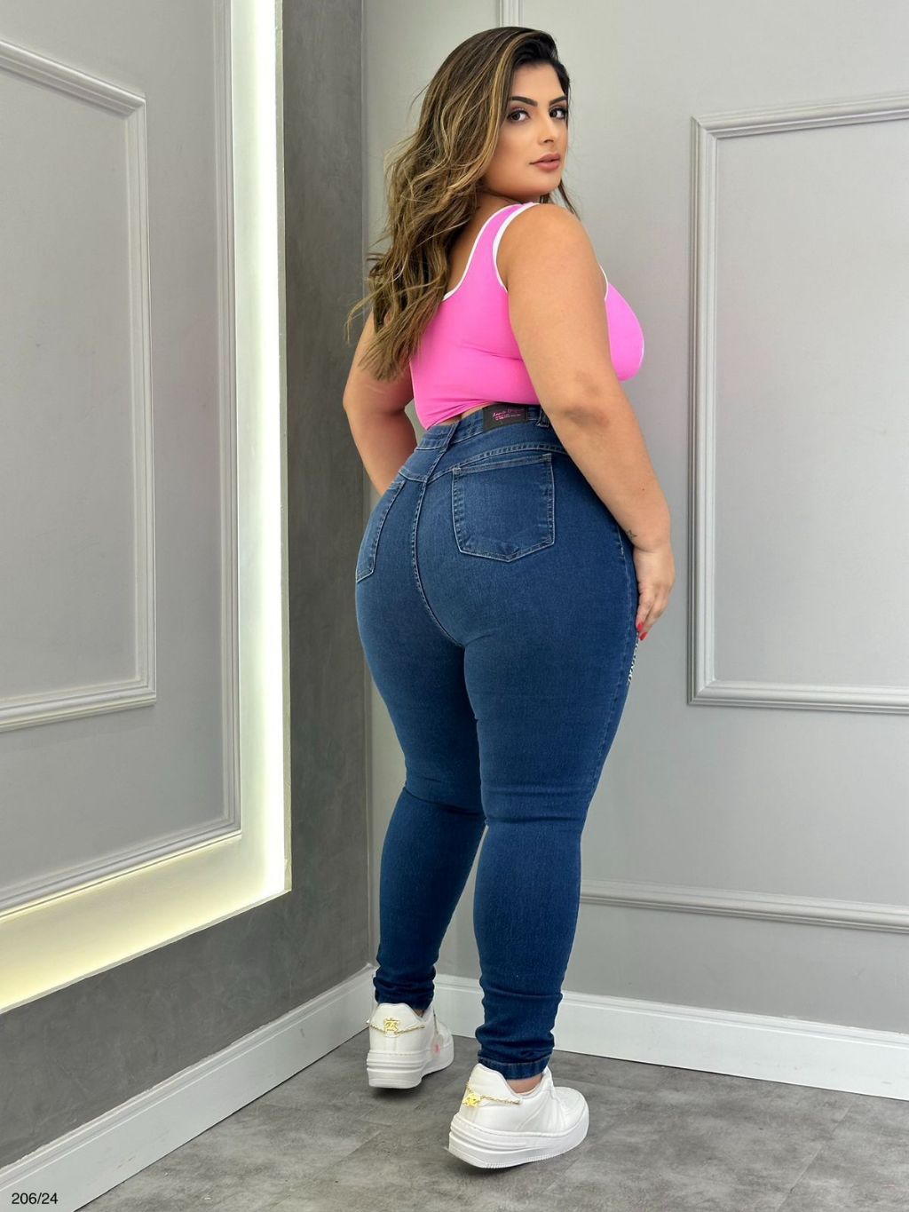 calça jeans com lycra plus size do 44 ao 54 sal e pimenta e