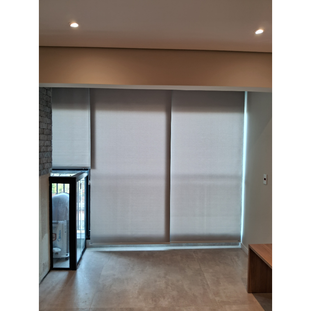 Cortina Rolo Tela Solar 1% Premium Larg 1,70x2,60 A Para Sacadas