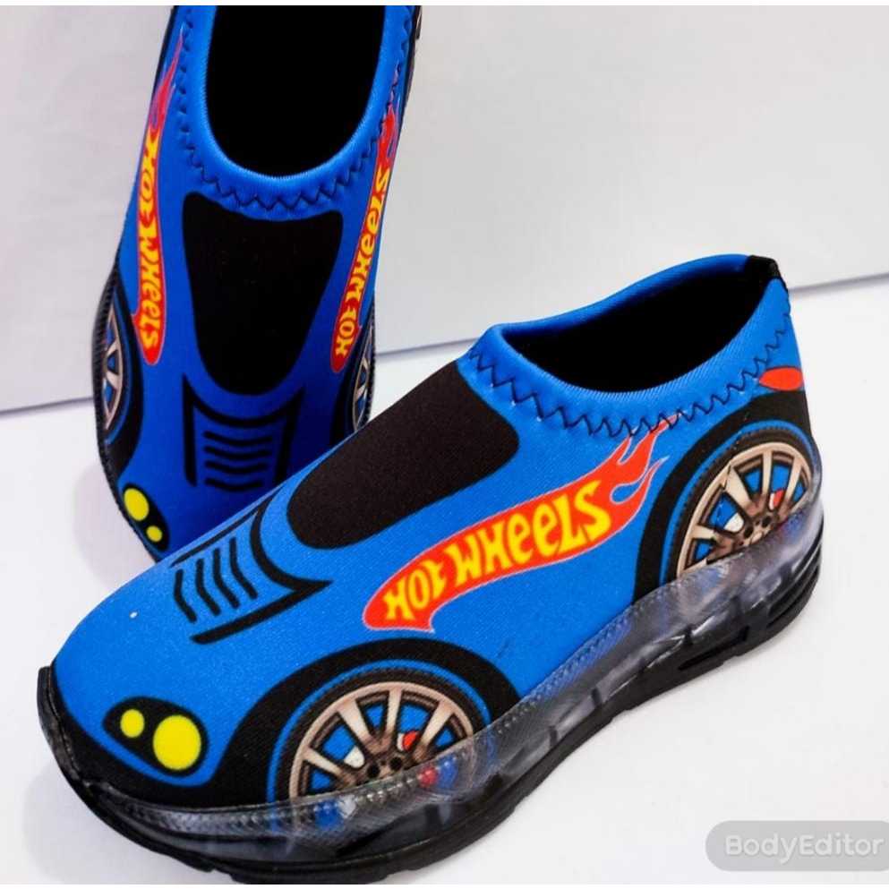 Tênis Infantil Hot Wheels com led | Shopee Brasil