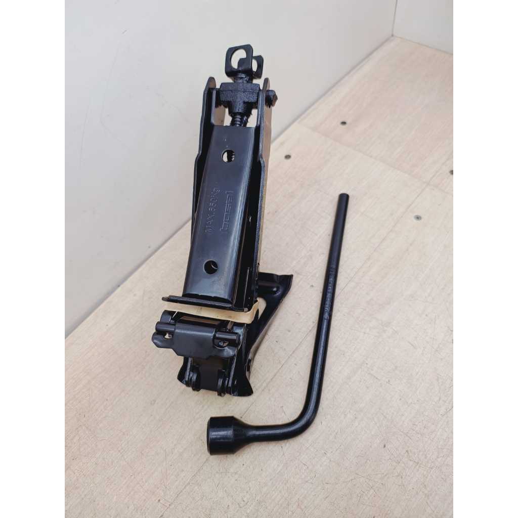MACACO E CHAVE DE RODA 19 ORIGINAL FIAT UNO WAY VIVACE PALIO