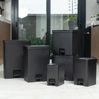 Lixeira com Pedal Trium 30 Litros com Aro para Saco Cozinha