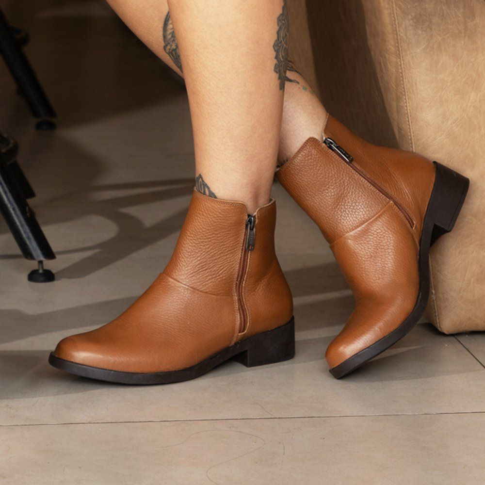 Bota Feminina Vittal Couro Legítimo Zíper Lateral