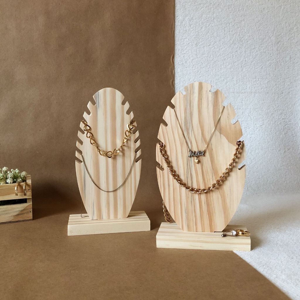 Expositores de colares oval em madeira pinus - MB artesanatos