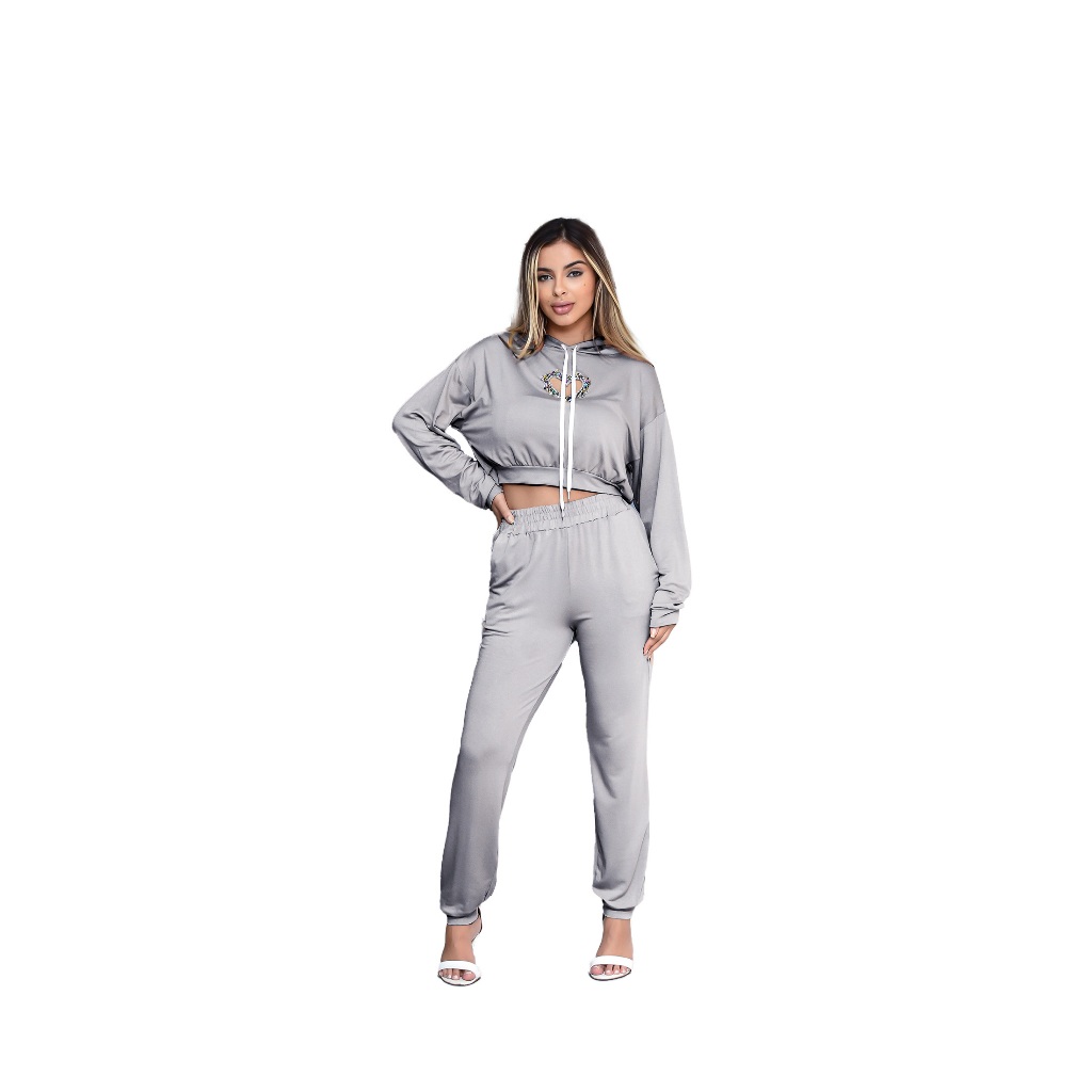 Conjunto Moletinho com Capuz e Decote em Formato de Coração