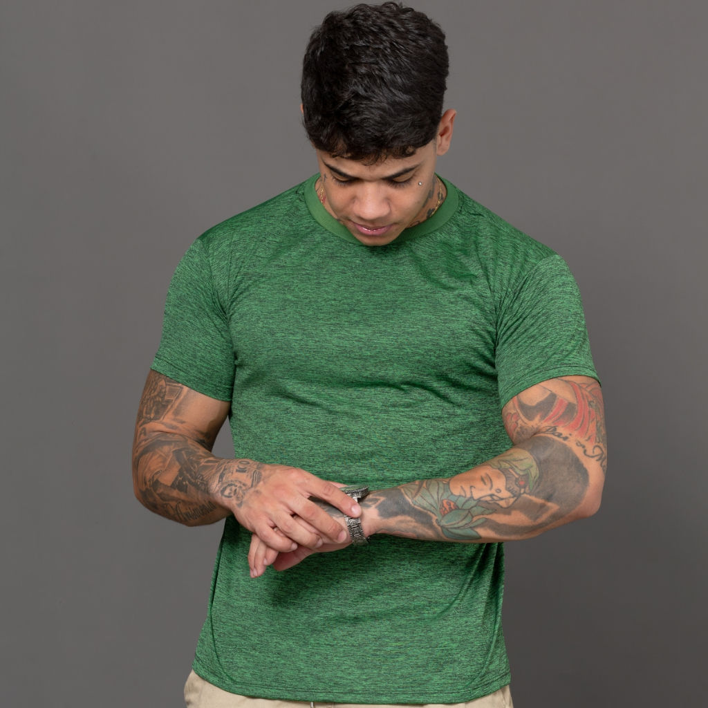 Promoção Camiseta Dry Fit Masculina Lisa - Casual Treino Academia Esportes Exercícios Corrida