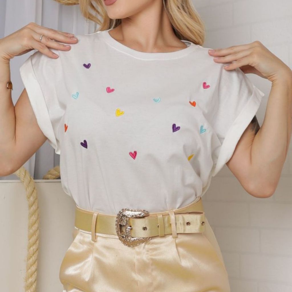 Blusa T-Shirt Feminina Camiseta Basica Algodão Manga Japonesa Coração Bordado