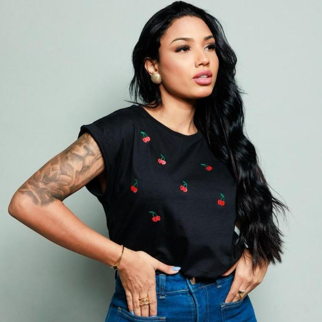 Blusa T-Shirt Feminina Camiseta Basica Algodão Manga Japonesa Cereja Bordado